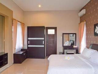 Sri Ratu Boutique Hotel And Villas Legian  Exterior photo