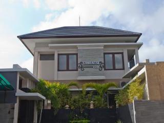 Sri Ratu Boutique Hotel And Villas Legian  Exterior photo